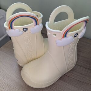 CROCS Unisex Handle It Rain Boots  Toddler, Little Kid